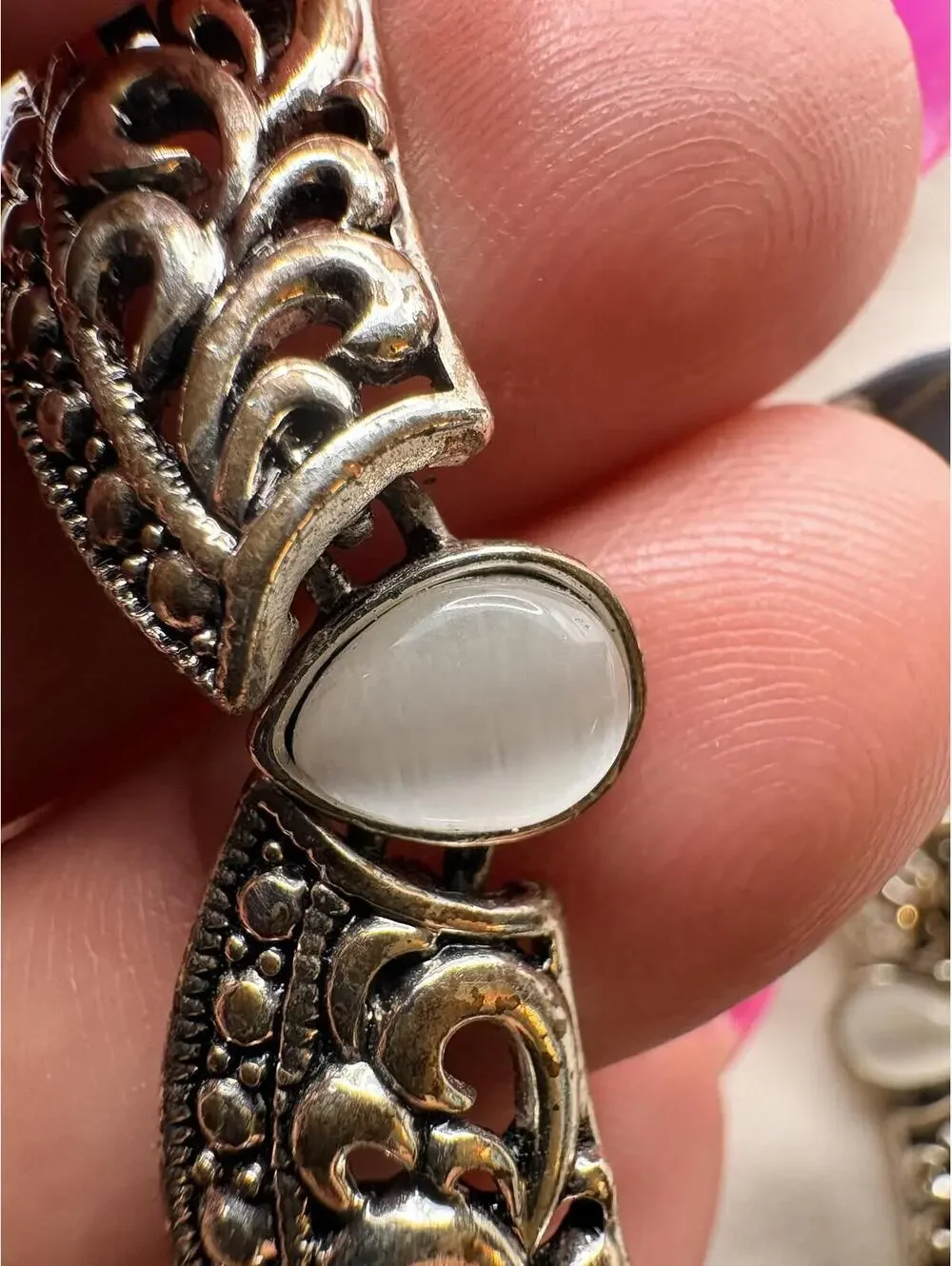 Vintage Avon Silver Plated Faux Cats Eye Panel Necklace 18”